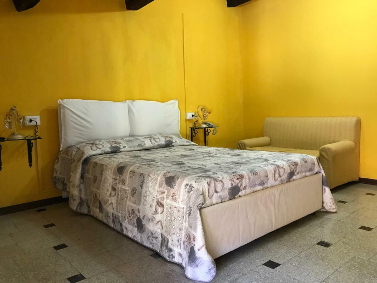 Albergo Antica Lanterna كاستيلنيوفو دي غارفانيانا المظهر الخارجي الصورة