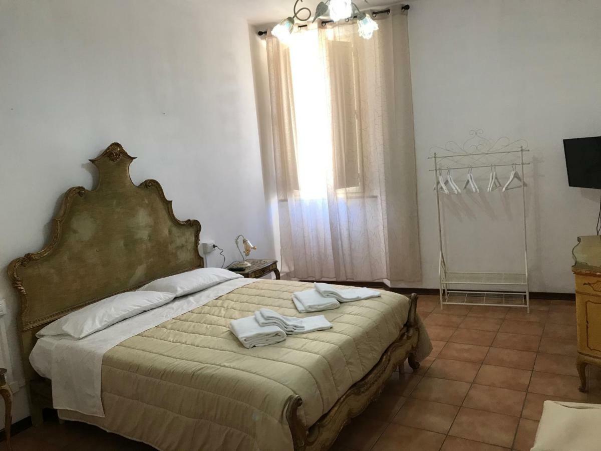 Albergo Antica Lanterna كاستيلنيوفو دي غارفانيانا المظهر الخارجي الصورة