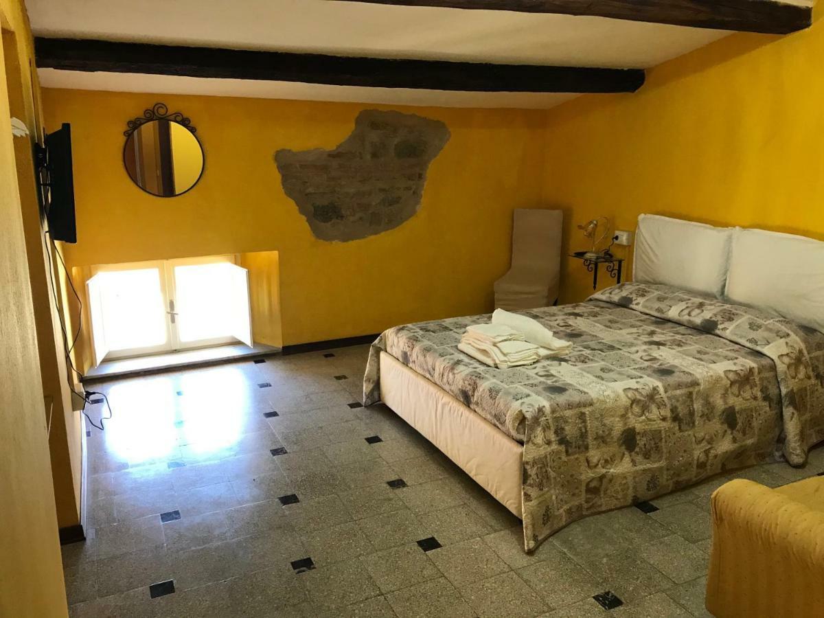 Albergo Antica Lanterna كاستيلنيوفو دي غارفانيانا المظهر الخارجي الصورة